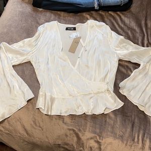 DO+BE long sleeved satin top